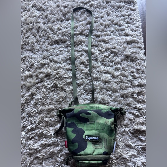 Supreme Shoulder Bag - Picture 2 of 2
